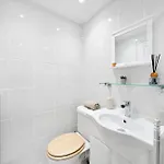 Appartamento Apt-2bed 2bath-ac Unit-by Fabaccommodation