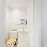 Apt-2bed 2bath-ac Unit-by Fabaccommodation Apartment *