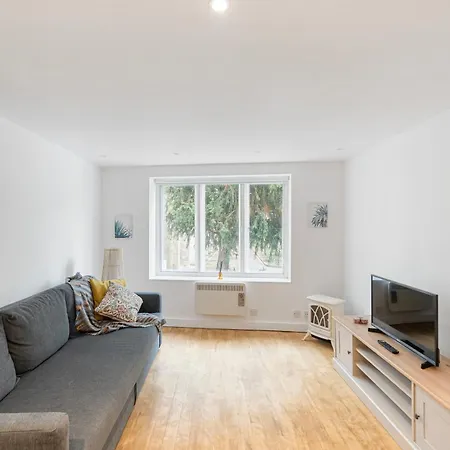 Apt-2bed 2bath-ac Unit-by Fabaccommodation Бристоль