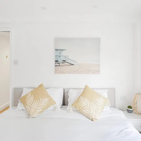 Apt-2bed 2bath-ac Unit-by Fabaccommodation Lägenhet Bristol