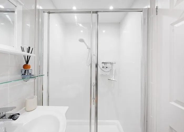 Apt-2bed 2bath-ac Unit-by Fabaccommodation Бристоль