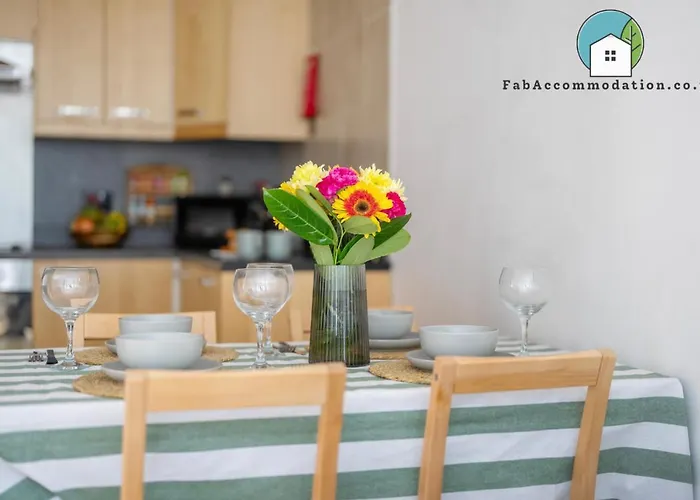 Apt-2bed 2bath-ac Unit-by Fabaccommodation *