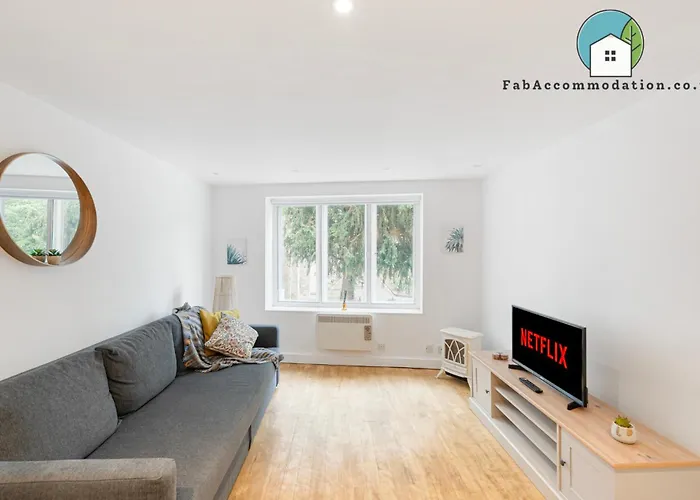 Апартаменти Apt-2bed 2bath-ac Unit-by Fabaccommodation