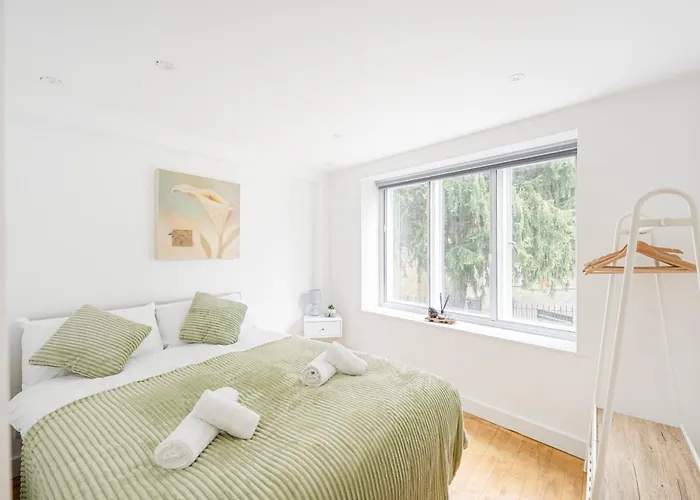 Apt-2bed 2bath-ac Unit-by Fabaccommodation