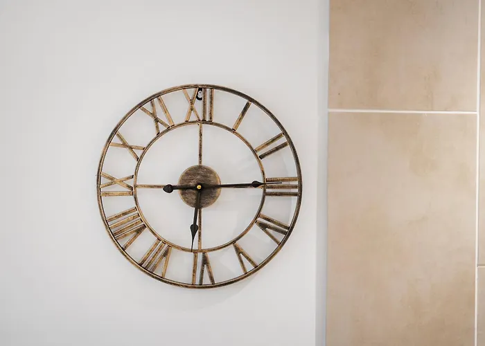 Апартаменти Apt-2bed 2bath-ac Unit-by Fabaccommodation *