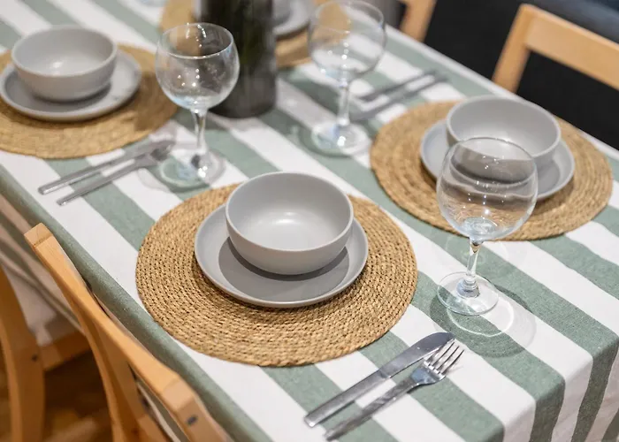 Apt-2bed 2bath-ac Unit-by Fabaccommodation Apartman Bristol