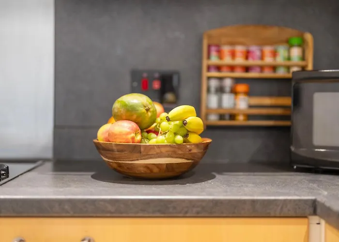 Apt-2bed 2bath-ac Unit-by Fabaccommodation Apartman Bristol